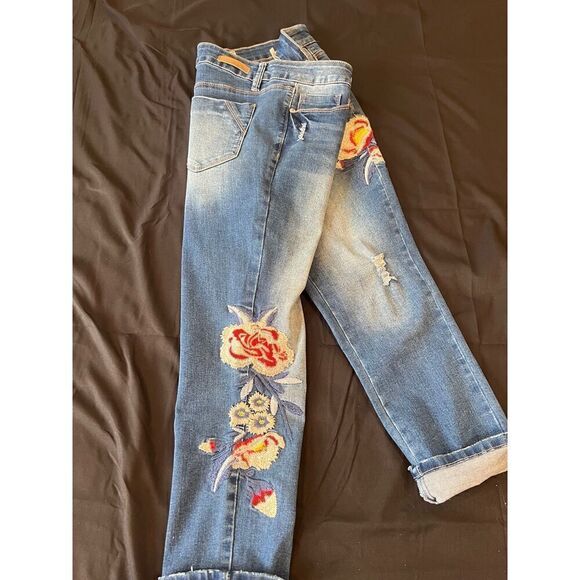 Royalty For Me Cropped Embroidered Jeans - Picture 5 of 7
